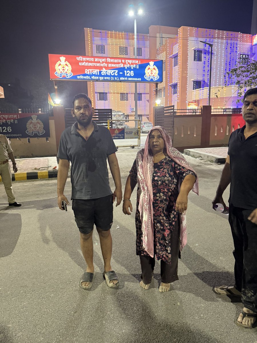 danish786saifi1's tweet image. गाँव असगरपुर से-128, थाना से-126, नोएडा में बदमाशों द्वारा पुस्तैनी ज़मीन पर 14-10-2025 रात 1 बजे अवैध हथियारो से जबरन कब्जा करने की कोशिश में प्लॉट मालिको पर जान लेवा हमला किया| @noidapolice @dcpnoida @YamunaIPS @CMOfficeUP