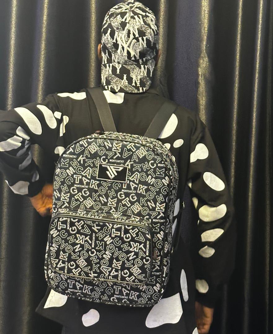 Jaypeebagss's tweet photo. This is the JP Custom made Backpack 🎒… Durable ✅, Compacted ✅, Sleek ✅, Send us a Dm to book yours!!

#HallelujahChallenge #52dayscompletion 
#BusinessGrowth https://t.co/jNnNJmXXmZ