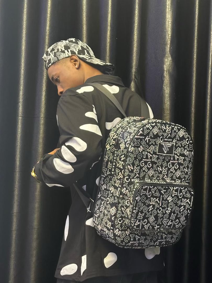 Jaypeebagss's tweet photo. This is the JP Custom made Backpack 🎒… Durable ✅, Compacted ✅, Sleek ✅, Send us a Dm to book yours!!

#HallelujahChallenge #52dayscompletion 
#BusinessGrowth https://t.co/jNnNJmXXmZ