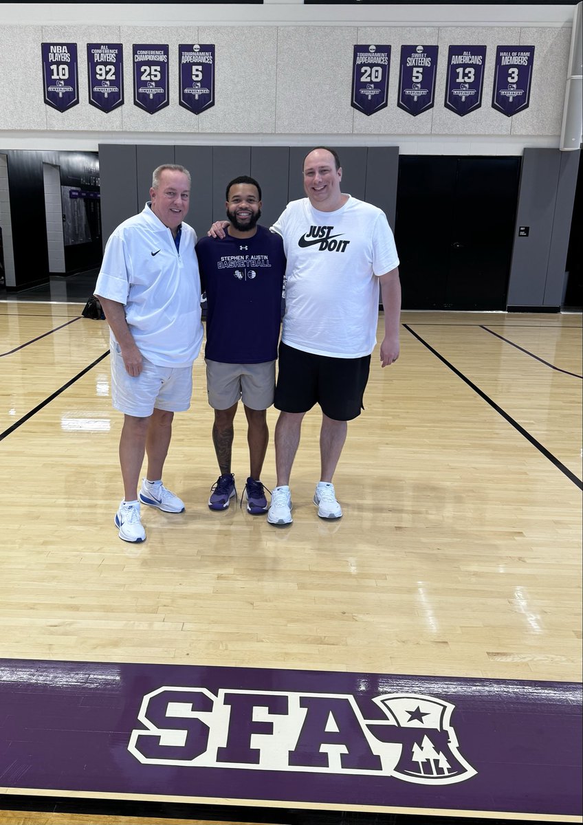gateshoops2000's tweet image. As always was great to spend some time with @twesssttt3. I appreciate him taking time to give us a tour of the outstanding facilities @SFA_MBB @SFAWBB