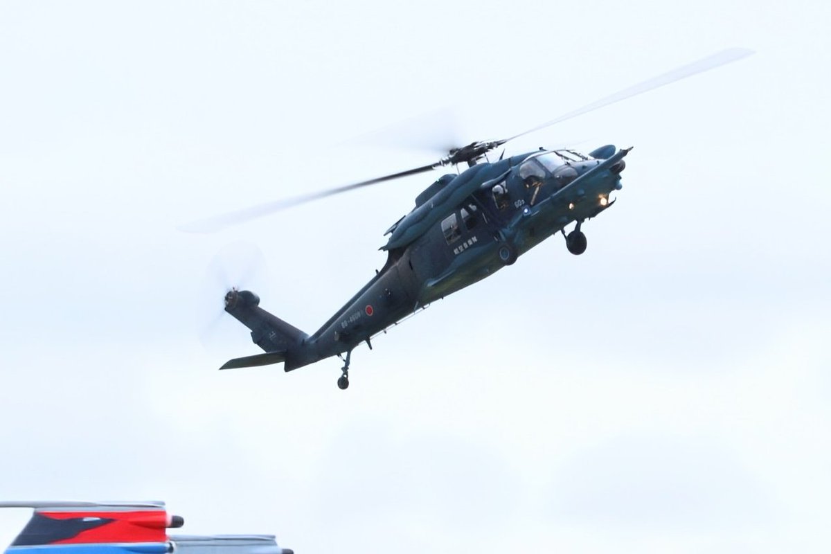 #岐阜基地航空祭2025
小牧基地から参加してくださった小牧救難教育隊！
軽快に飛び回るUH-60✨

岐阜基地の隊員の皆さん、関係者の方々、今年も本当にありがとうございました🙇🏻‍♂️⁡⁡
⁡⁡
⁡⁡⁡#航空自衛隊岐阜基地
#航空自衛隊小牧基地
#小牧救難教育隊
#PJ
#航空自衛隊
#JASDF
#UH60