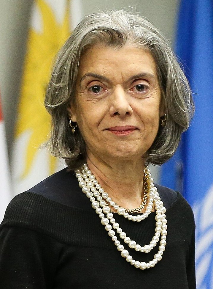 🔴ÚLTIMA HORA: Abalada emocionalmente por sanções dos EUA, Ministra Cármen Lúcia confessou a aliados próximos que cogita se aposentar do STF.

"É muito estresse para uma mulher suportar sozinha."