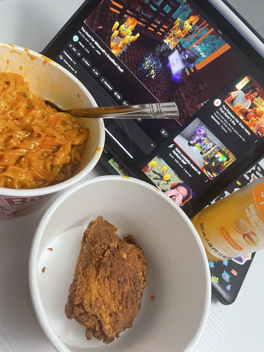 muutinyduo's tweet image. why is this lowkey heaven