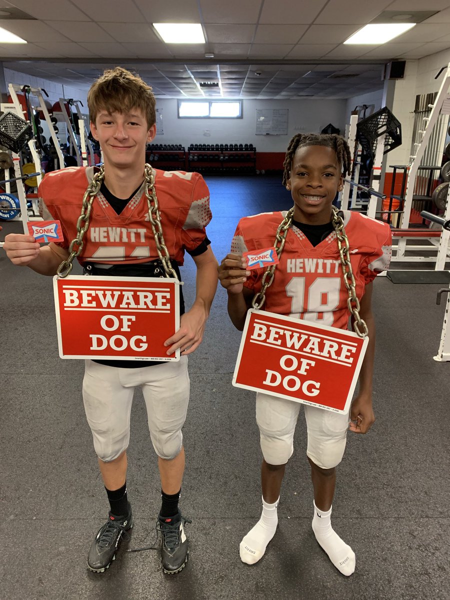 HTMSFOOTBALL's tweet photo. POW vs Homewood https://t.co/V8qJu93BDy