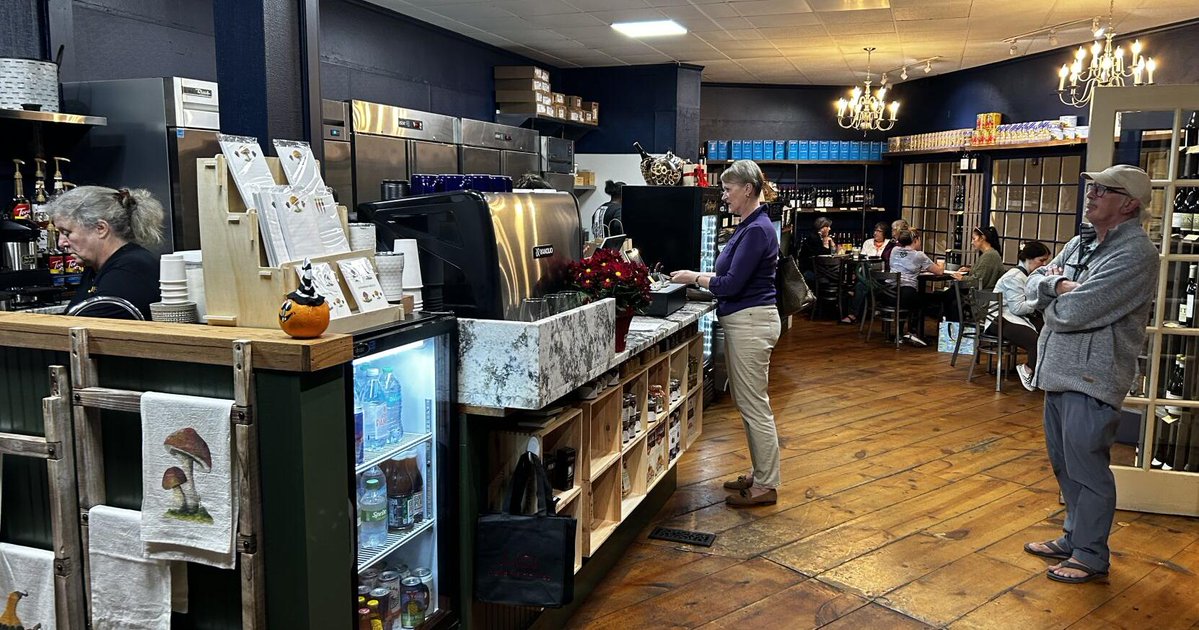 Lisi Market Adds on Coffee Bar to Pinehurst store thepilot.com/business/lisi-…