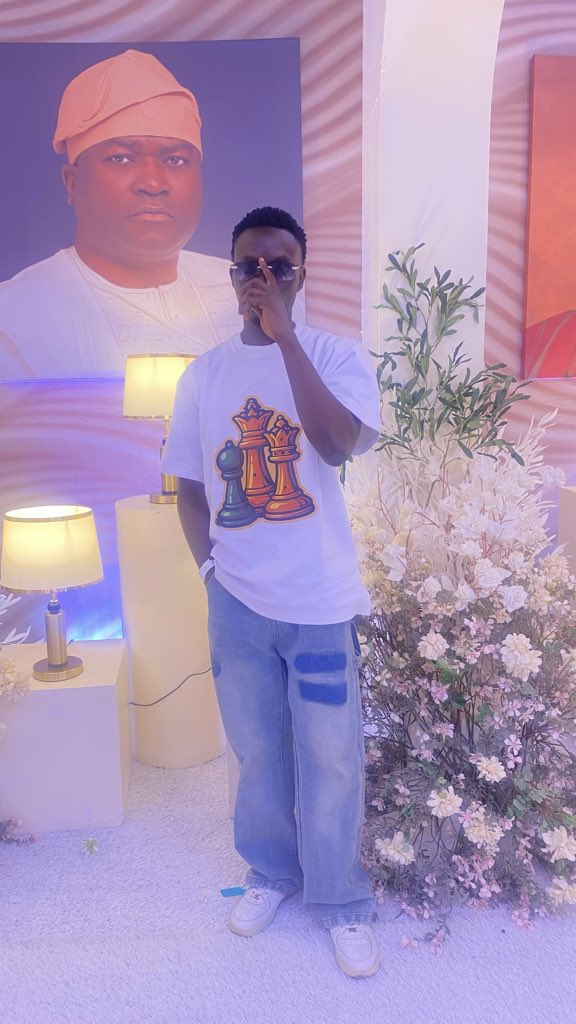 _nimitheplug's tweet image. A million blessings💫🤍

Tees👕 from @TonyStarkOfLag