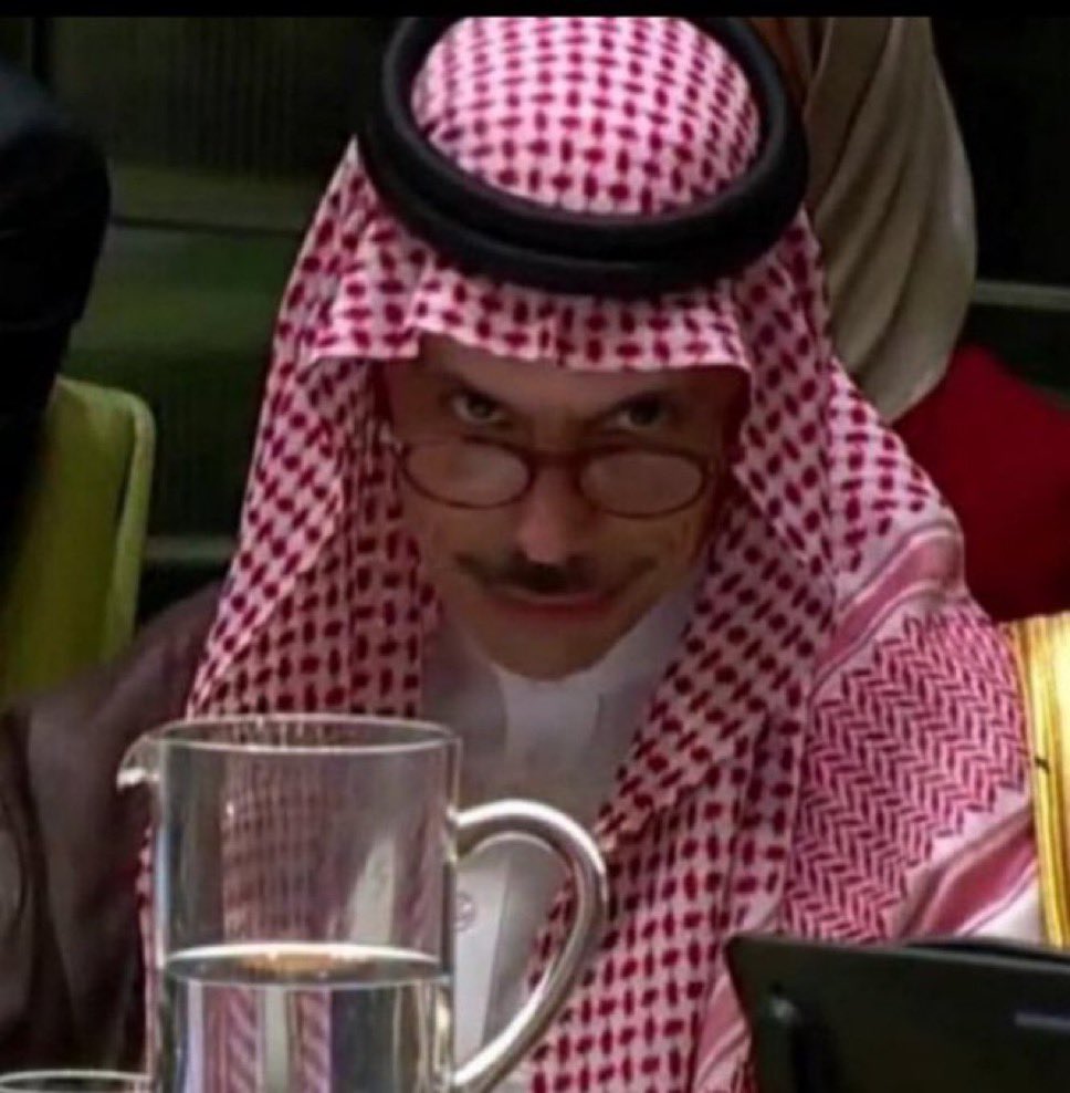 النظرة تكفي والبيب بالإشارة يفهم 💚🇸🇦🤍