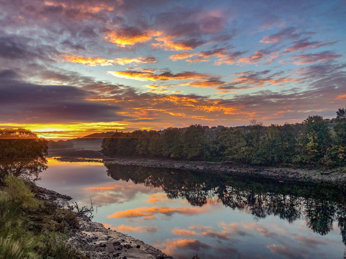 GraemePeacock1's tweet image. The River Tyne at dawn :)