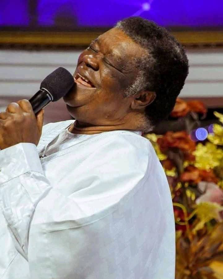 Deeply saddened by the passing of God’s great general, Rev. Dr Uma Ukpai a true vessel of faith whose impact on humanity and the Church will be remembered for generations.
Rest well General Daddy 💜 💓 💖