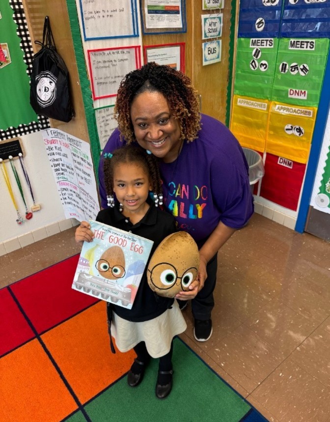 i2ter's tweet photo. Guess the Book interactive board was a huge hit! Students and staff decoded emojis to name the books.

Third grade teacher Ms. Sandy and first grade student Celine cracked the code!

Your book smarts were on full display!
@cochran_school
@EDAmaya04
@DISDLibrarian https://t.co/WwiQY67kJE