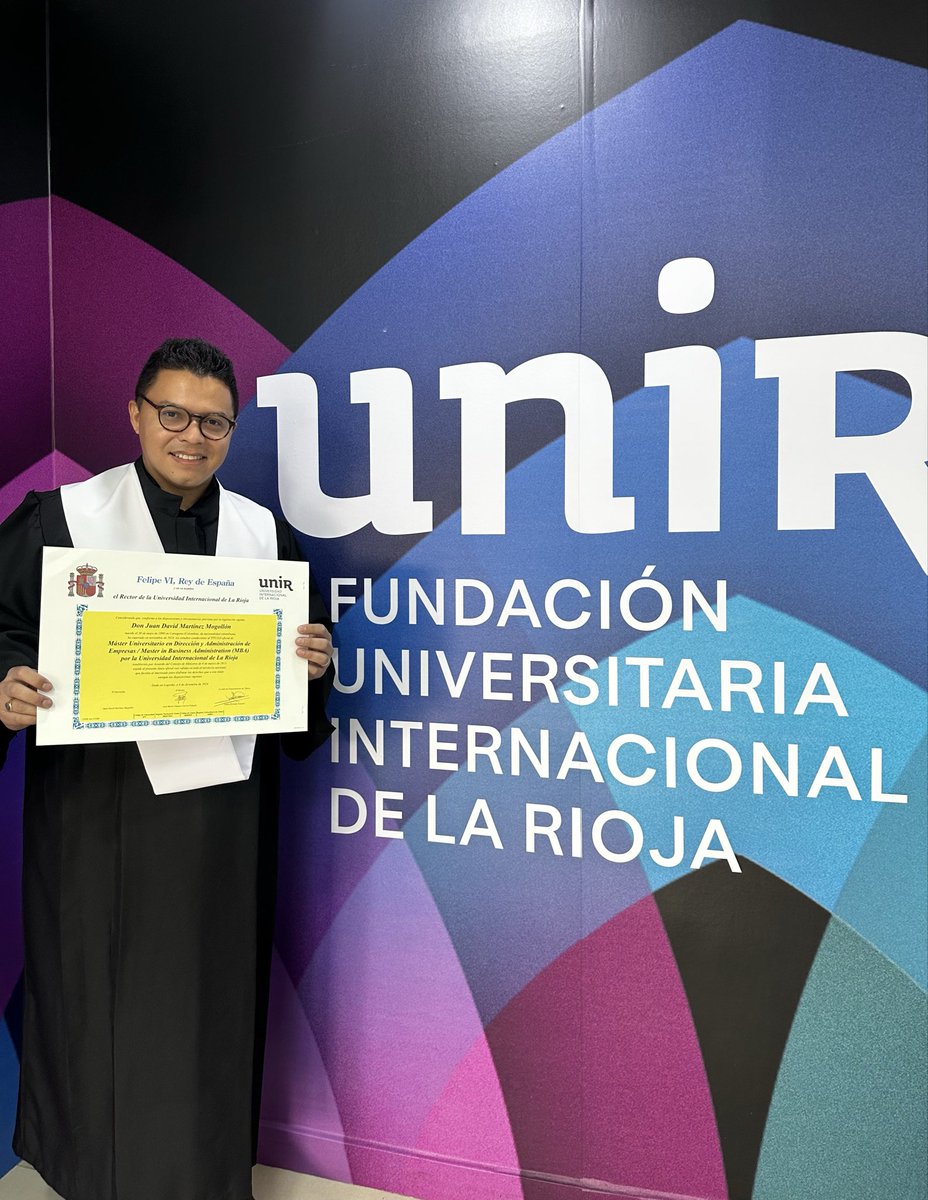 juandmartinezm's tweet photo. 👨🏽‍🎓Para la honra de mi familia, magíster en Dirección y Administración de Empresas (MBA), por la Universidad Internacional de la Rioja (UNIR). Son capacidades nuevas para continuar la lucha por el acceso de los jóvenes a la educación superior ✏️ https://t.co/UrfArey4ww