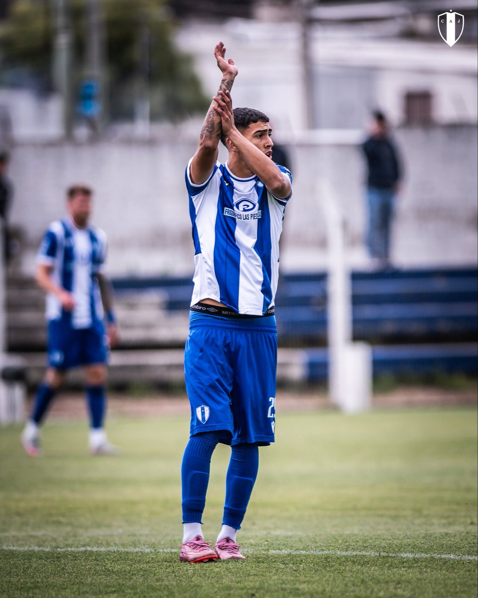 Feliz por mi debut en primera división! 

Gracias <a href="/JuventudUy/">Club Atlético Juventud</a> por la oportunidad ❤️
