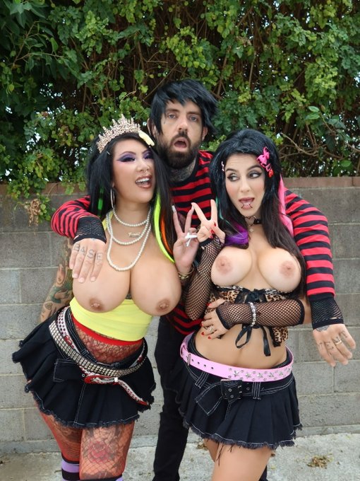 Happy birthday @connperignon 😈😂 https://t.co/LBc4qweqUu<a class="tags" href="/tag/connperignon">@connperignon</a><a href="/tag/2rough"class="tags"><span>#2rough</span></a>