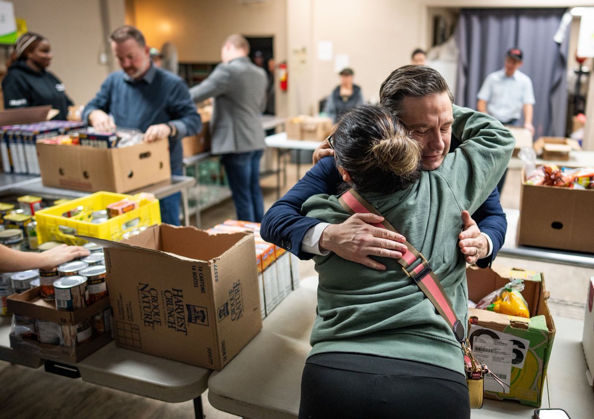 Joined MPs <a href="/_Colin_Reynolds/">Colin Reynolds</a> and <a href="/GrantJacksonMP/">Grant Jackson</a> this Thanksgiving Monday to support <a href="/AgapeTable/">Agape Table</a>, whose workers &amp; volunteers feed Winnipeg’s hungry.

Canadians deserve affordable lives with nutritious &amp; delicious food for all.