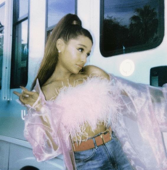 Ariana Grande Chart Data tweet media