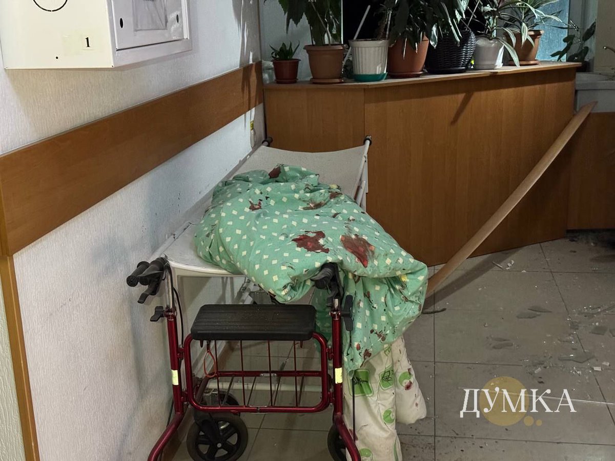 BohuslavskaKate's tweet image. More pictures from Russian attack on the hospital in Kharkiv tonight by Думка.