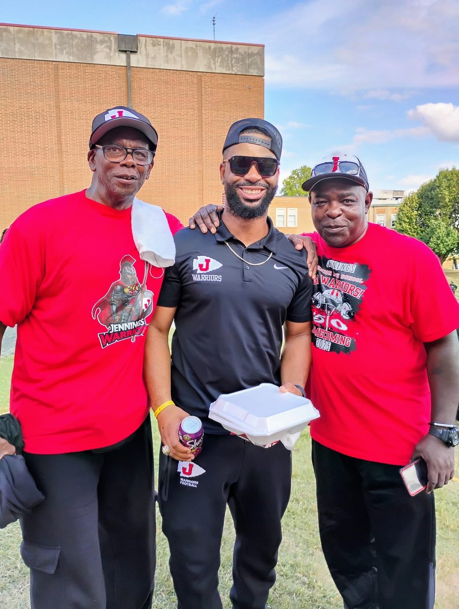 Coach Darrell Green tweet media