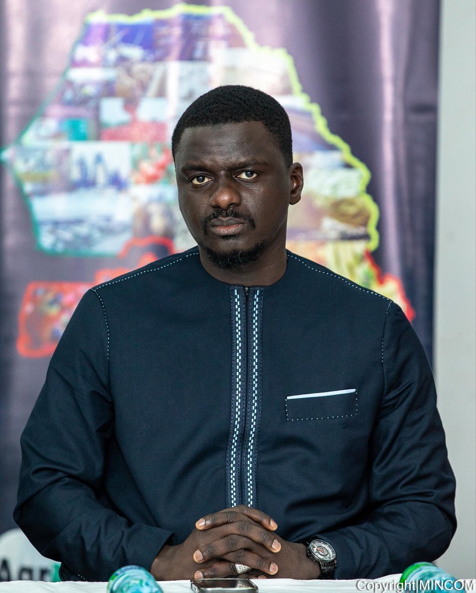 's tweet image. #MINCOM |Le Ministre de l’Industrie et du Commerce, a échangé avec les acteurs de la filière anacarde pour renforcer la compétitivité et promouvoir la transformation locale.
Une rencontre marquée par l’écoute et l’espoir pour l’avenir du secteur.

📸 Retour en images