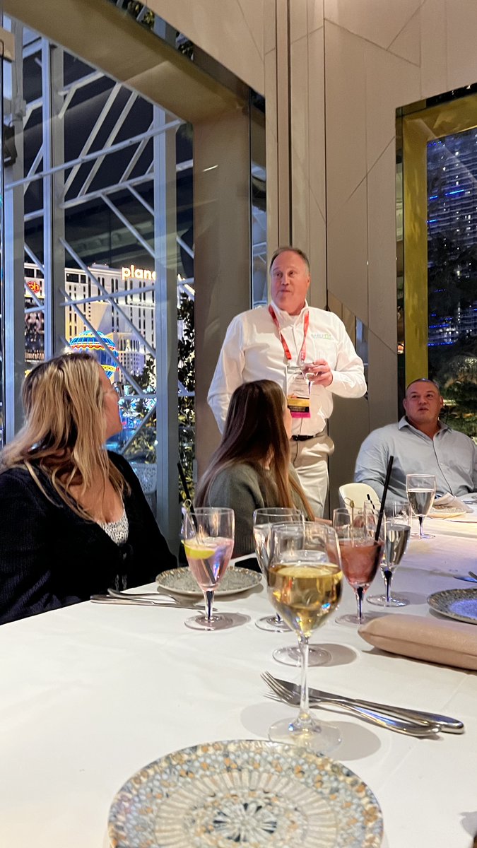 BarefootVR's tweet photo. We had an incredible night connecting with clients over dinner at VRMA International—great conversations and shared laughs in the heart of Vegas! Building relationships is what drives us at Barefoot Technologies. What’s your top networking tip? #VRMA2025 #VacationRentalTech https://t.co/ZiYibceK1e