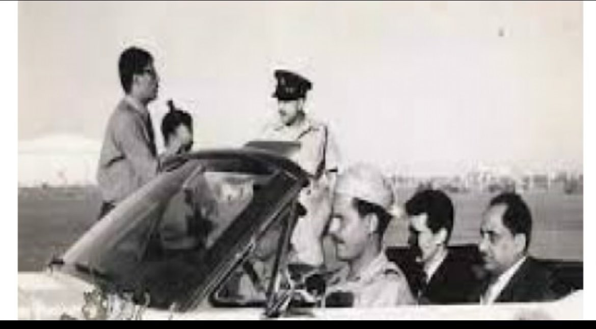 الجماعة يهنئوننا بثورة #اكتوبر المجيدة 😎

أنا احس ان تهنئتهم صادقة من القلب، لأنهم استفادوا من الثوره الاكتوبرية أكثر من الشعب الجنوبي.

بالمناسبة #عبدالفتاح_اسماعيل هو عراب الثورة الاكتوبرية و يستحق بناء نصب تذكاري له و لأصحابه في ساحة الشابات.

لازم نكون ممنونين وشاكرين لهم و