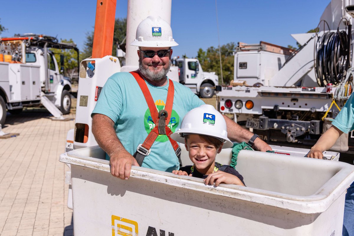 KerrvillePUB's tweet image. 💡 Our biggest Bucket Truck Ride Event yet! ⚡️

What an unforgettable day we had celebrating #PublicPower with our Kerrville community! 💙

Thanks to everyone who came out and celebrated #PublicPowerWeek with us all!