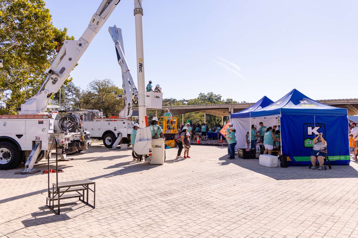 KerrvillePUB's tweet image. 💡 Our biggest Bucket Truck Ride Event yet! ⚡️

What an unforgettable day we had celebrating #PublicPower with our Kerrville community! 💙

Thanks to everyone who came out and celebrated #PublicPowerWeek with us all!