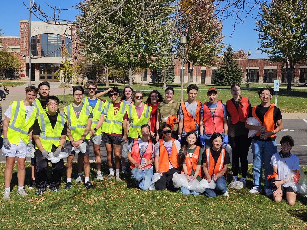🛣️🍨 Giving back never felt so sweet! On Sunday, Oct. 5, members of DECA, HOSA, and Key Club teamed up for a highway cleanup — and celebrated their hard work with an Ice Cream Sundae Bar! Thank you to these students for making a difference in our community.  #WausauSchools