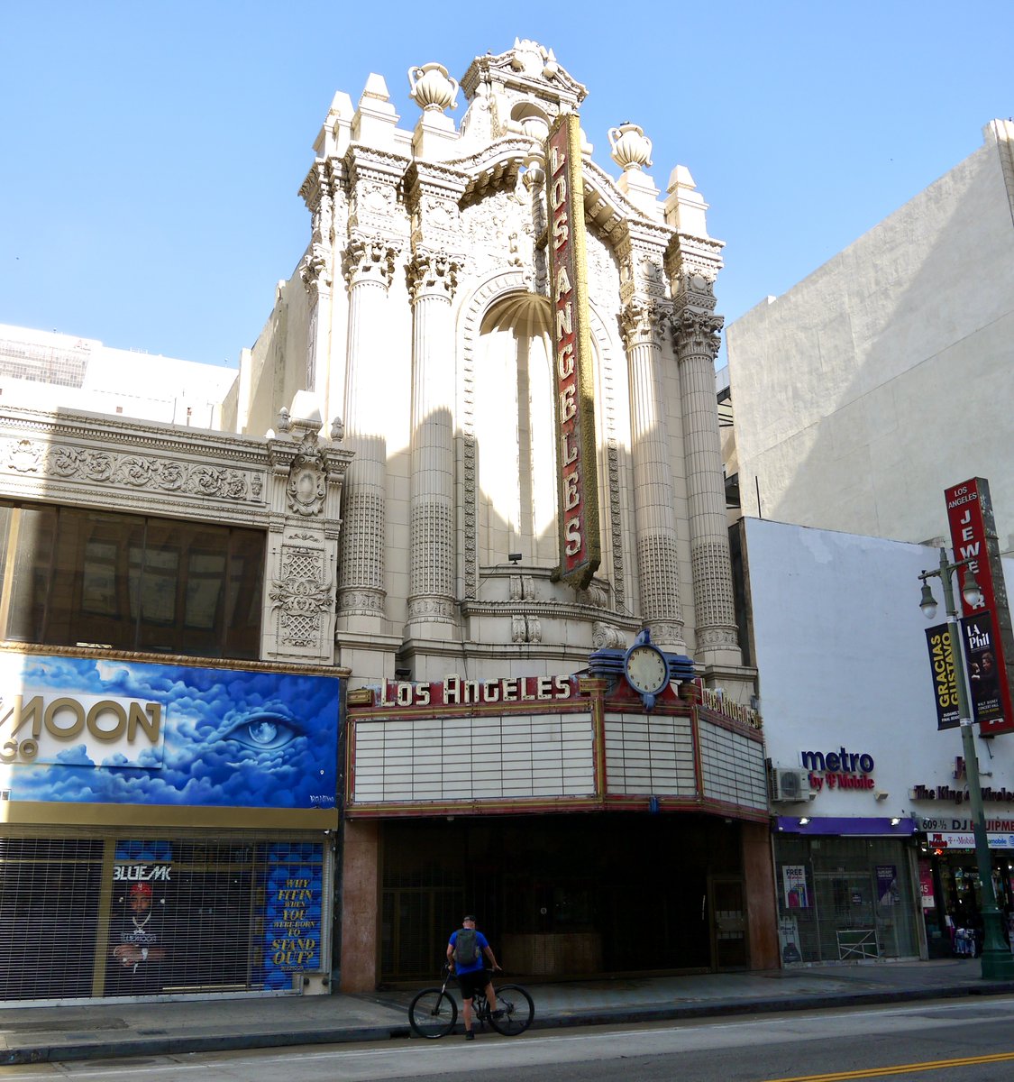 David_Tipton's tweet photo. I took some photos along Broadway in Downtown Los Angeles this weekend. 

More DTLA photos available here on Flickr: https://t.co/pMeO30b8pN

#DTLA #LosAngeles #photography https://t.co/rbfAqygkOY
