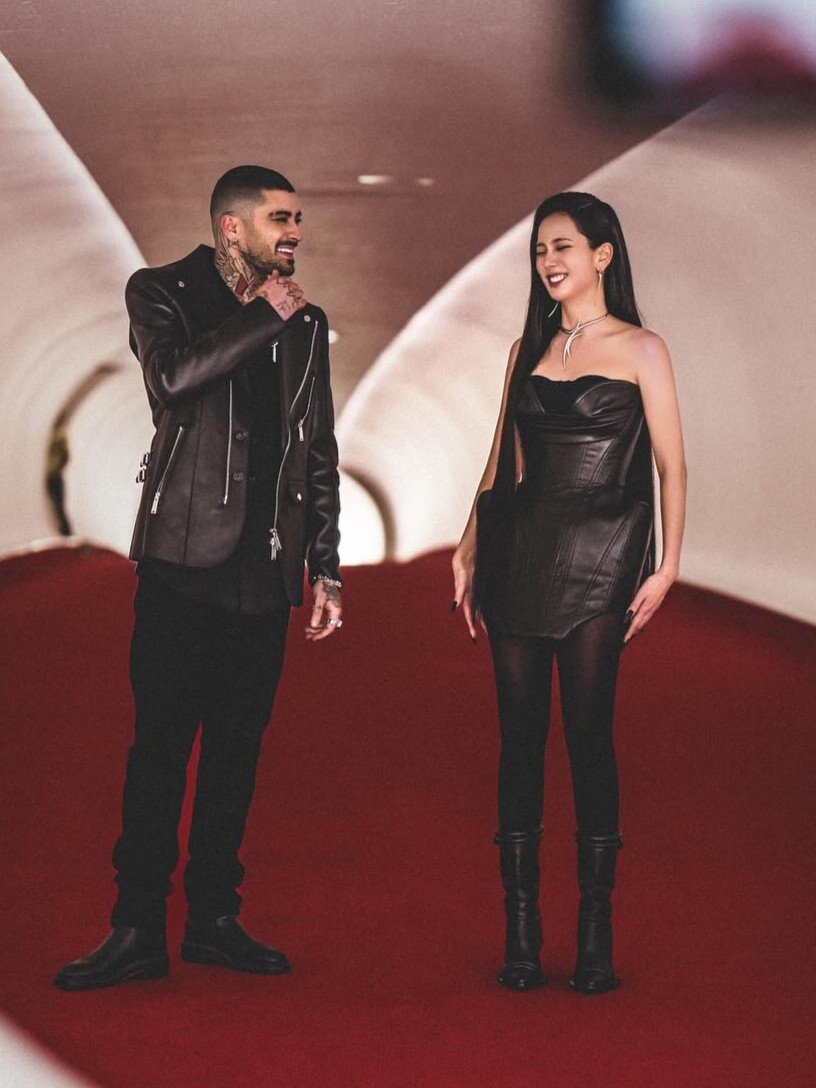 jisoospic's tweet image. JISOO WITH ZAYN OH MY GOD