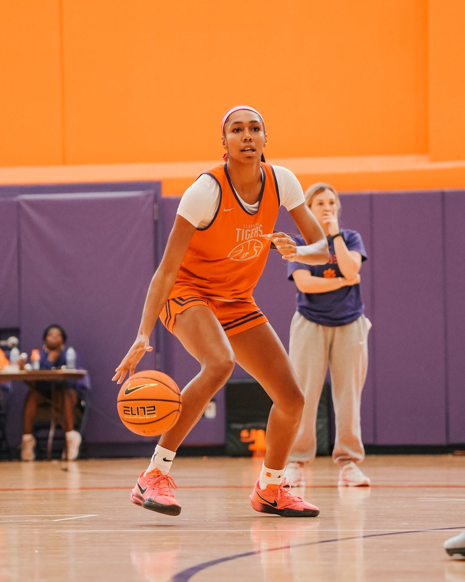 Clemson Women's Basketball (@clemsonwbb) on Twitter photo In the 🧪🥽 (aka Swann Pavilion) In the 🧪🥽 (aka Swann Pavilion)