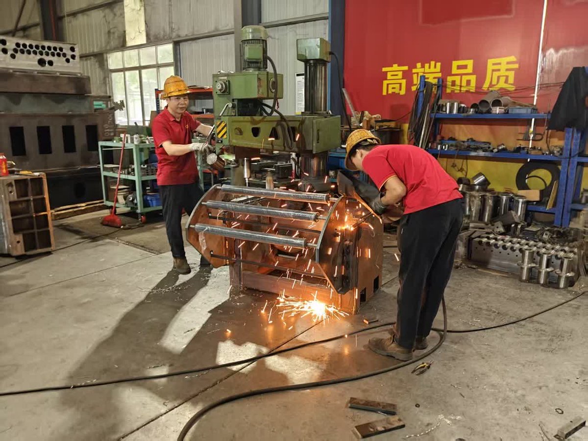 Quanfa_'s tweet image. End-to-End Support, From Raw Materials to After-Sales! Quanfa Precision Slitting Lines adapt to multi-material cutting, with strength validated by client inspections. #QuanfaEquipment #EndToEndControl #MultiMaterialCompatibility #ClientApproved gdquanfa.com