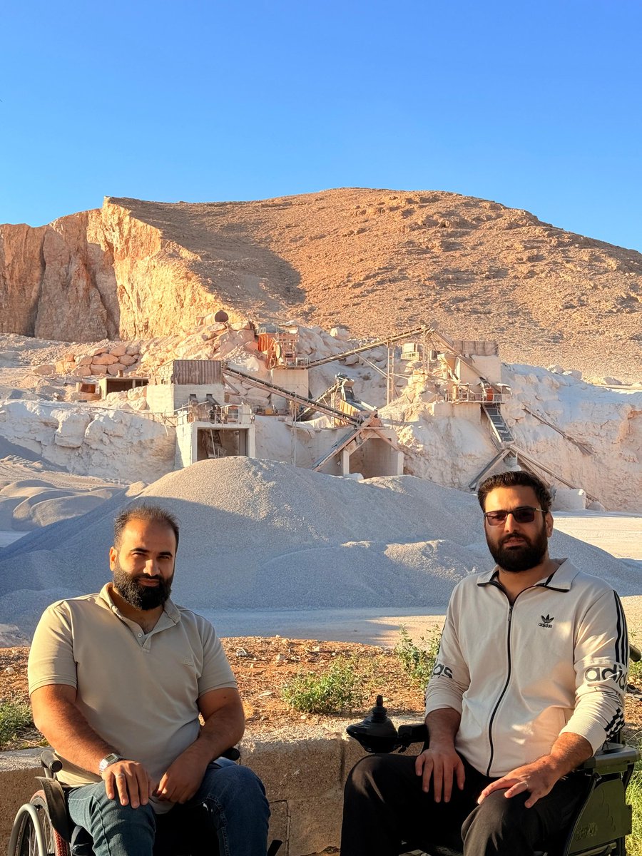 aboasssem92's tweet photo. إنا لله وإنا إليه راجعون

منذ يومين كنا نسترجع ذكريات الجهاد والثورة في جبال القلمون 
واليوم انعيك يا اخي وصديق دربي في الجهاد والمصاب 
 ننعى إليكم خبر استشهاد موفق هارون أبو أحمد، الملقب بالأبجر، الذي وُجد مقتولًا بدمٍ بارد على يد الغدر والخيانة. 

رحمك الله يا أبا أحمد، وغفر لك https://t.co/Re90PlXX8M