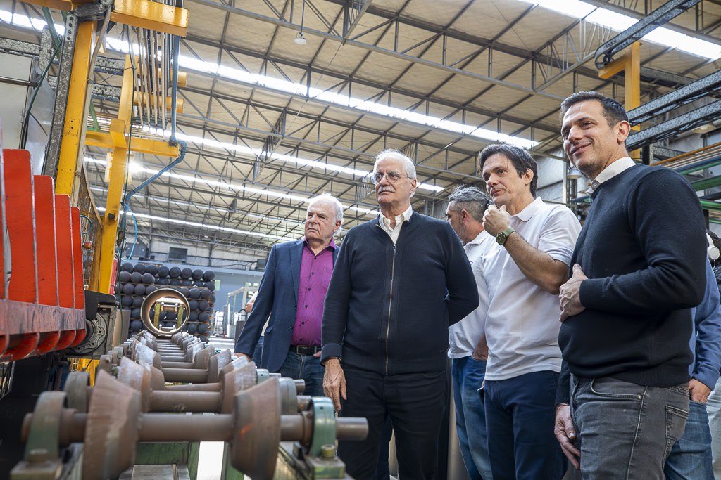 Recibimos al compañero candidato a diputado nacional <a href="/JorgeTaiana/">Jorge Taiana</a> y recorrimos las instalaciones de Kioshi Compresión en Lanús Este, una empresa productora de tanques de almacenamiento de GNC con calidad internacional certificada. 

Conversamos con su dueños,  Fernando Bosia y