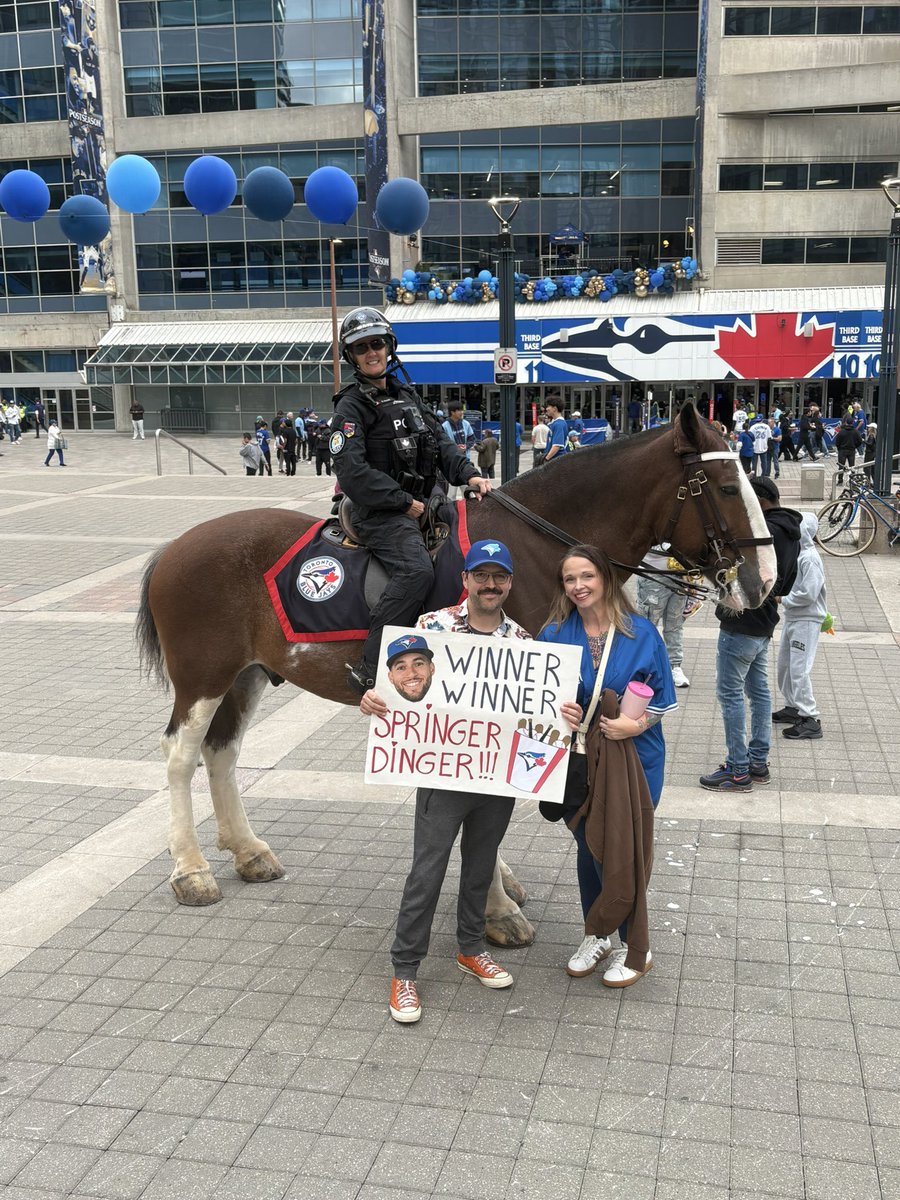 Our #PHBlueJay meeting fans during his patrol of the Roger’s Centre before the game today! He joins multiple Officers on foot , including our Police Dogs &amp; Traffic Specialists who make up a large Police team eager assist with city safety before, during &amp; after the game #GoJays