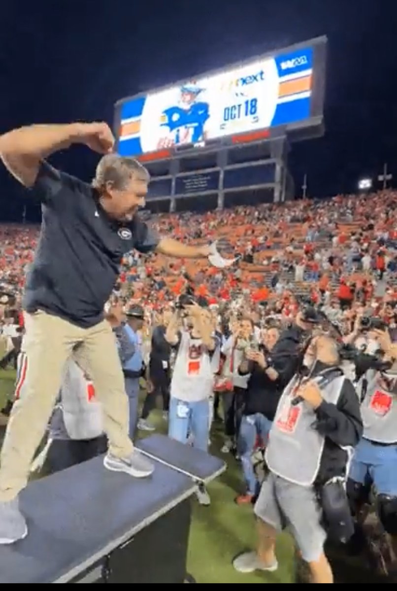 xjhoodespn's tweet image. .@HowardGriffith from @B1Gfootball joined me to talk #CFB. Coach Cignetti and #IUFB, James Franklin’s firing, a preview of #GoIrish and #FightOn and more! 

Subscribe: 
youtu.be/TCaa1rWheac?si…