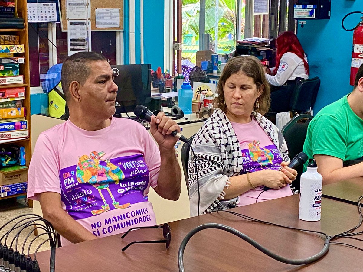 Les compartimos algunas fotos de la actividad del día internacional de salud mental que se hizo  este viernes 10 de octubre. Este año se decidió realizar una actividad diferente, por lo que se hizo un pequeño taller y grabaciones sobre salud mental en la biblioteca Tulio Perlaza.