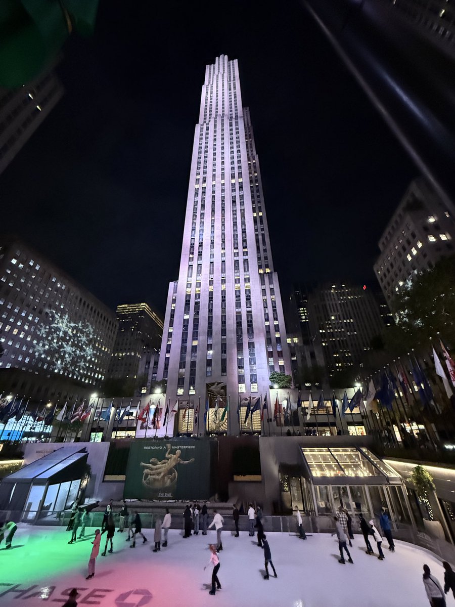 ClimaPalAI's tweet image. 🗽✨ NYC nights are even better when you’re dressed perfectly for them.
From city strolls to ice skating under the lights, ClimaPal helps you stay stylishly weather-ready
Download ClimaPal today
🔗 Link in bio
#ClimaPal #AIStyleGuide #OutfitPlanner #TravelSmart #WeatherReady