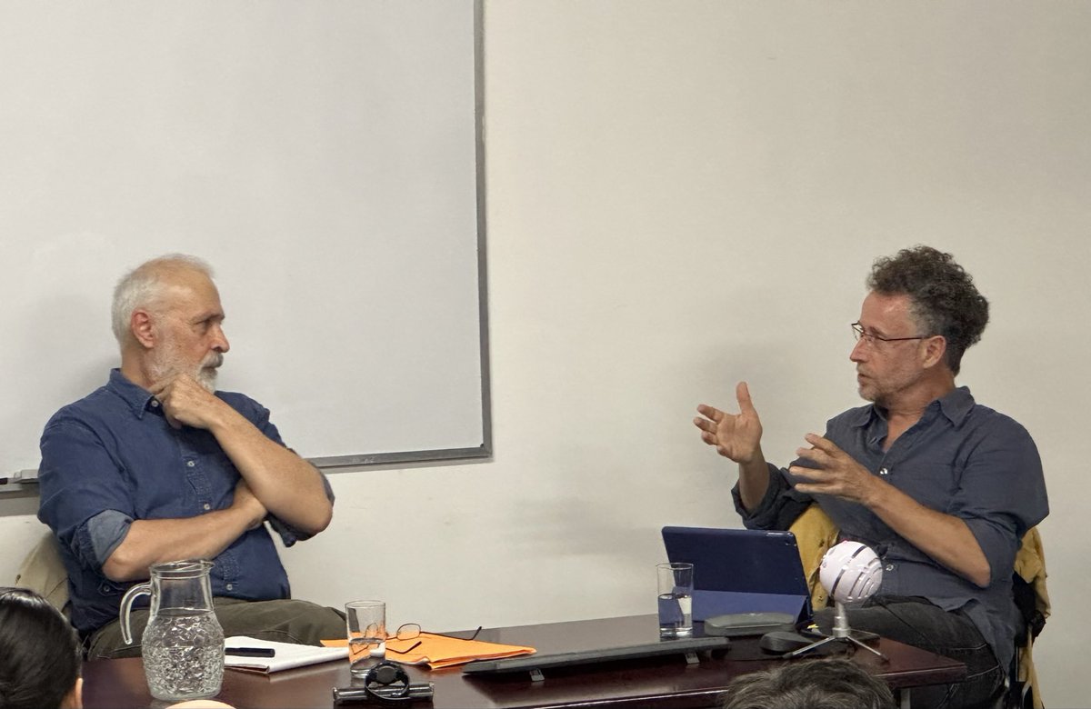 borovinsky's tweet photo. Gilles Bataillon en conversación con Martín Plot en @idaesoficial. ✨ https://t.co/F85tlyWrOI