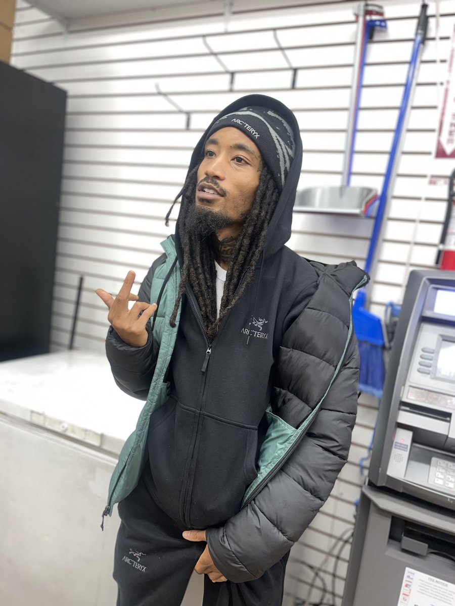 Thighpadkob3's tweet photo. #HustleWestBrick🔋🧱 https://t.co/TpMkMqCcjC
