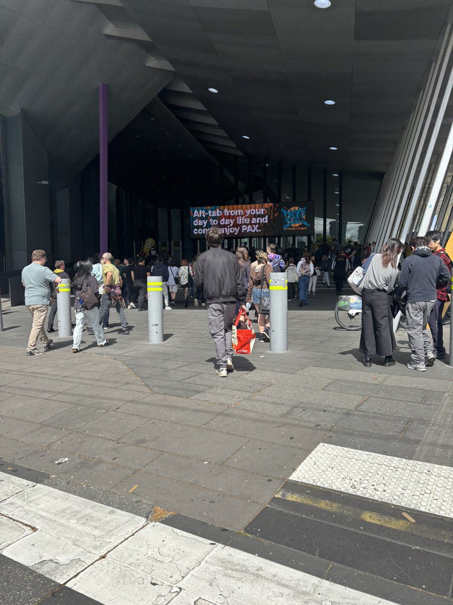 HunterAshFN's tweet image. had such a great weekend in Melbourne this weekend for @PAXAus, grateful for everyone I met there for making it such an amazing time, hope to see you all sometime soon :)