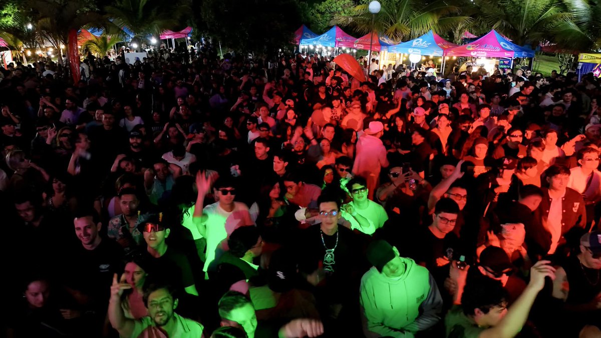 quintanilla_ale's tweet image. El #Rotofest2025 la rompió este feriado 🔥😃
📀 Cuenca y Yunguilla se sumergieron en el rock y la electrónica. 🎧
Una galería con lo mejor del finde. 📸
#AzuayEsElDestino
#VisitAzuay
#JotaLloretPrefecto
#AzuayMeEncanta
