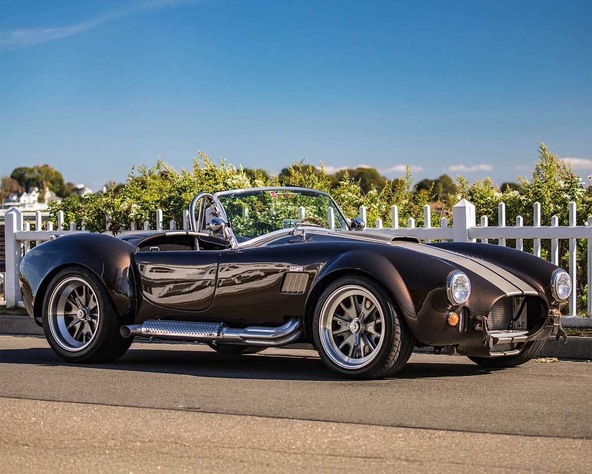 Barrett_Jackson's tweet image. Dripping in @Lamborghini Marrone Alcestis with @Ferrari Grigio Ingrid stripes, this 1965 #Backdraft RT4 roadster is ready to cross the block!

Learn more: bit.ly/AZ25TW-1965Bac…