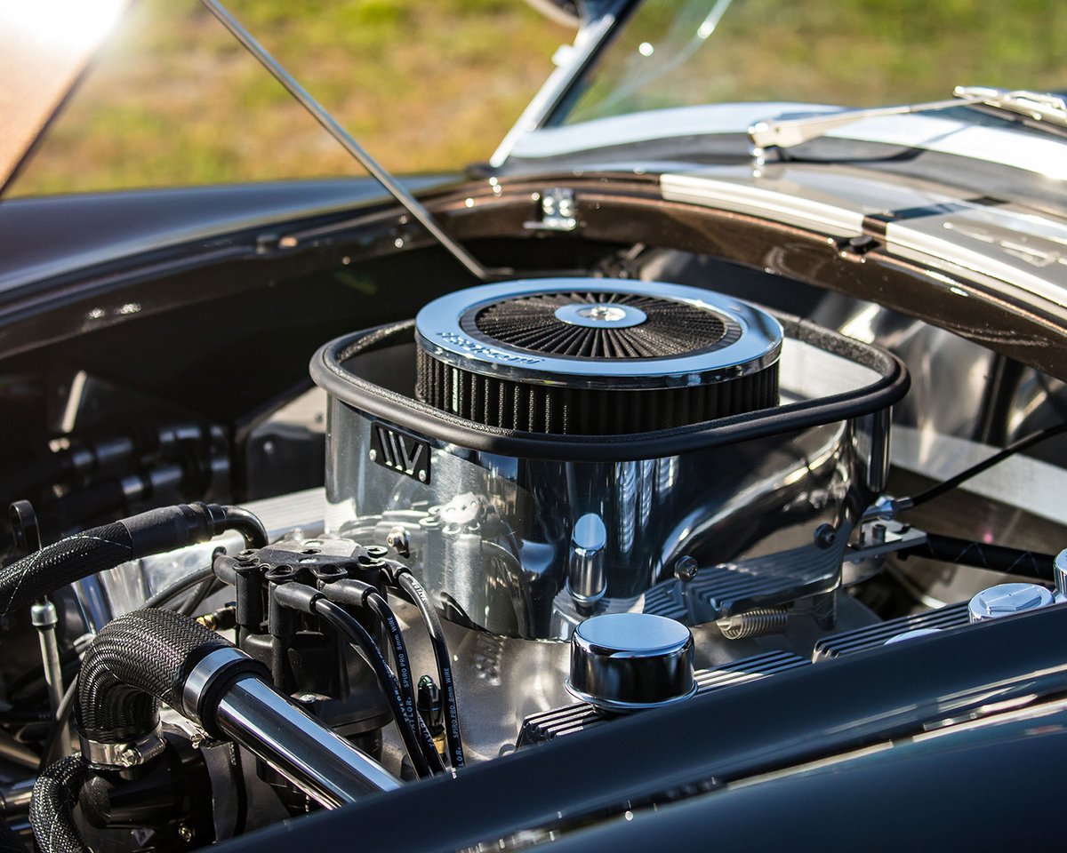 Barrett_Jackson's tweet image. Dripping in @Lamborghini Marrone Alcestis with @Ferrari Grigio Ingrid stripes, this 1965 #Backdraft RT4 roadster is ready to cross the block!

Learn more: bit.ly/AZ25TW-1965Bac…
