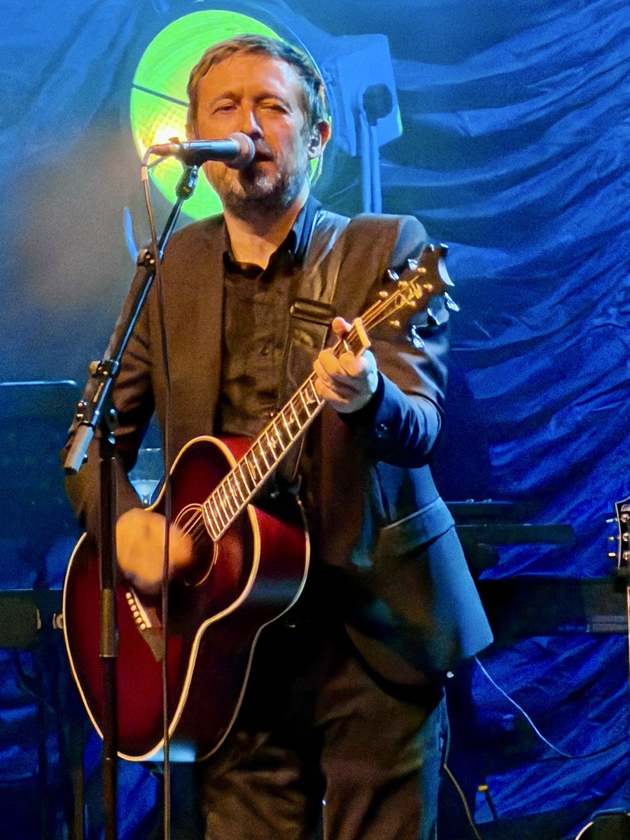 wez2020's tweet photo. Had a fun evening with @divinecomedyhq  at the Brighton Dome. https://t.co/EIRUF8HwpM