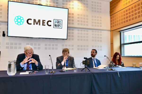 في كلمته خلال مؤتمر حزب المحافظين البريطاني 🇬🇧
 أكد مجيد أرسلان أن الإقصاء يولّد التطرّف وأن الشراكة والحوار هما الطريق نحو الاستقرار والسلام 🤝🕊️
#التعايش_والتسامح ليست شعارات بل أسس تُبنى عليها الأوطان وتُصان بها المجتمعات من الانقسام والتطرف