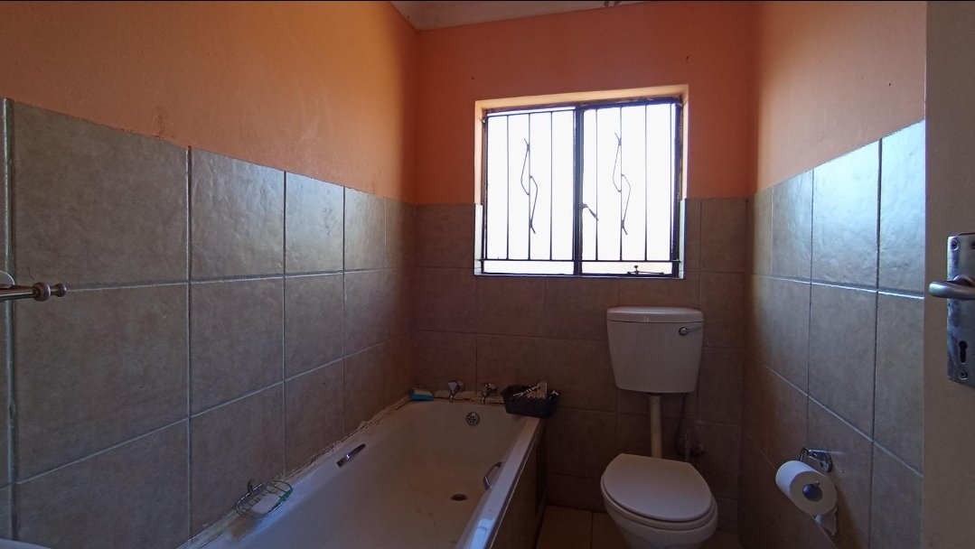Time4Azania's tweet photo. 💰R1 090 000 (Make an offer)
📍Noordwyk, Midrand
🏠3 Bed,2 Bath
📞065 858 6349 https://t.co/A6jTAPraTu