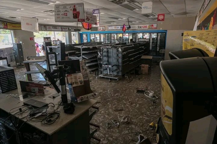 thepuni26470896's tweet image. #Veracruz
En #Alamo #Temapache 
La situaciòn es muy critica al igual que en #Poza_Rica  hay mucho por hacer, el Panòrama es desolador🙁