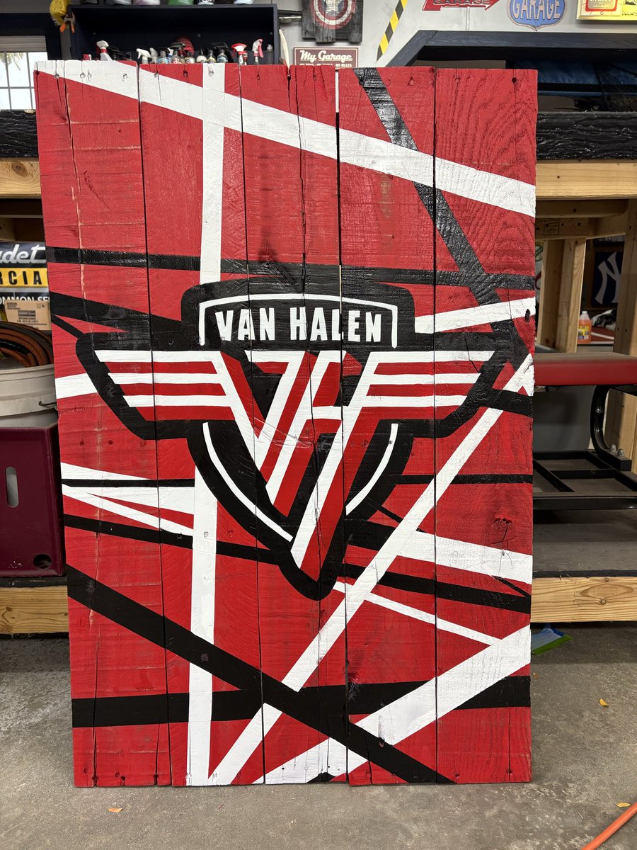 ExpoChet's tweet photo. @dangerousdrocks How about a VH ‘Frankenstein’ pallet sign to go along w your VH flag when camping? 

Trade? 

Chet  @ExpoChet 
🤘 
#5beerproject
DM if interested…. https://t.co/iyHotGjnCG