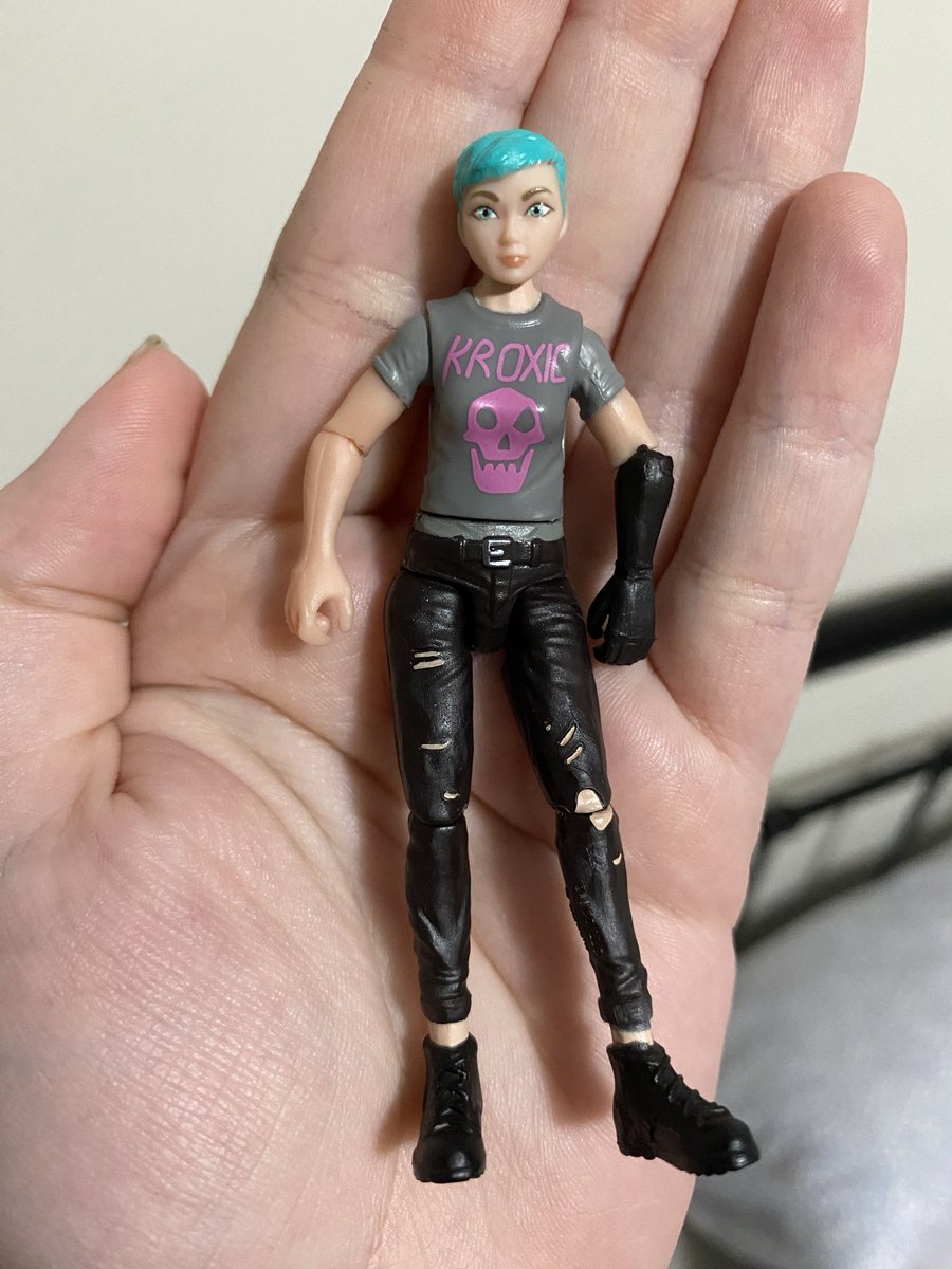 alldatfanart's tweet image. My Chaos Theory advent calendar arrived, I just opened it all up but there’s some pretty cool stuff in here (and I love the Brooklynn figurine) #jwct #JurassicWorldChaosTheory