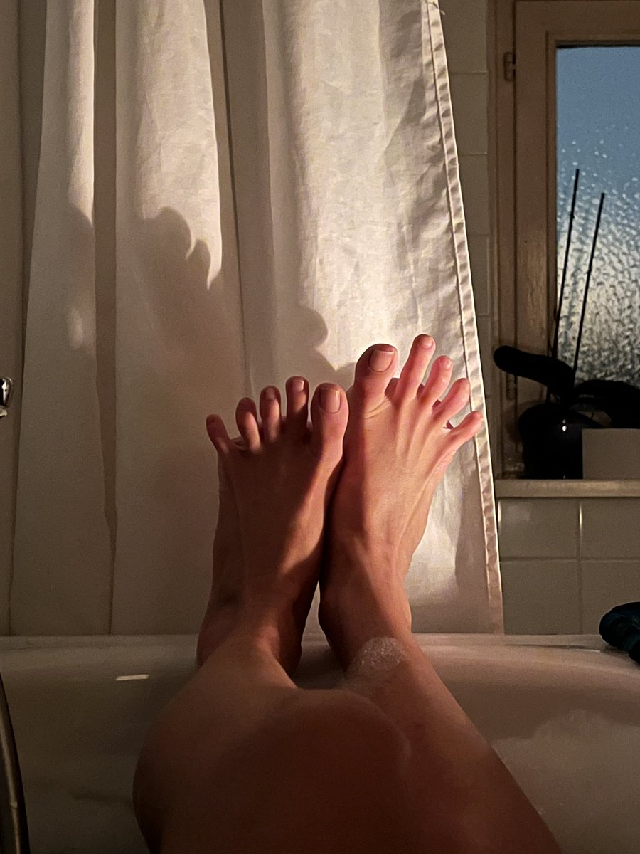princesscalla43's tweet photo. where is my fucking refill? what are you waiting for?
#feetworshi̇p #size11 #longleg #toe #findom
@The_best_feet1 @FeetForumArea @rt_feet https://t.co/zVebzfK7px